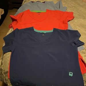 Womens Carhartt scrub shirts size Small